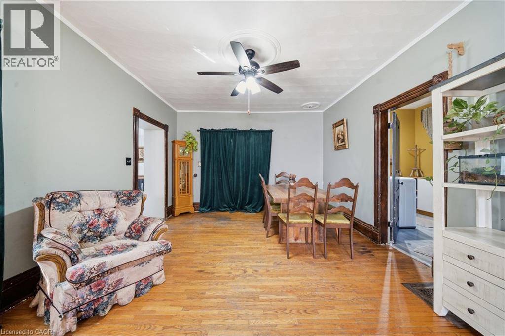 424 Main Street E Property Photo 17