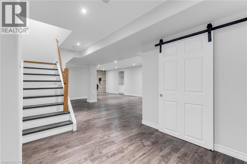 159 Valera Drive Unit# Lower Property Photo 2