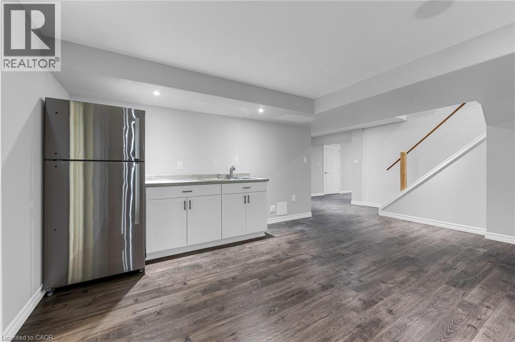 159 Valera Drive Unit# Lower Property Photo 4