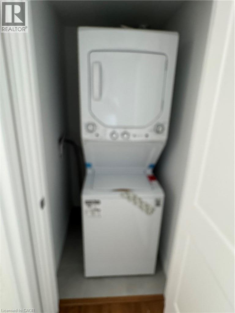 12 Suncrest Lane Unit# 207 Property Photo 8
