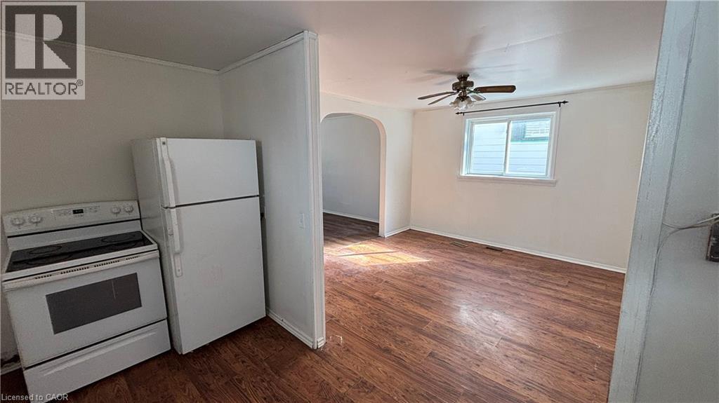 152 Kent Street N Property Photo 4