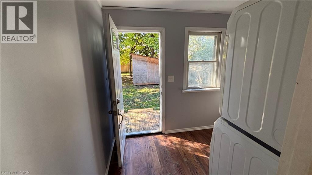 152 Kent Street N Property Photo 11