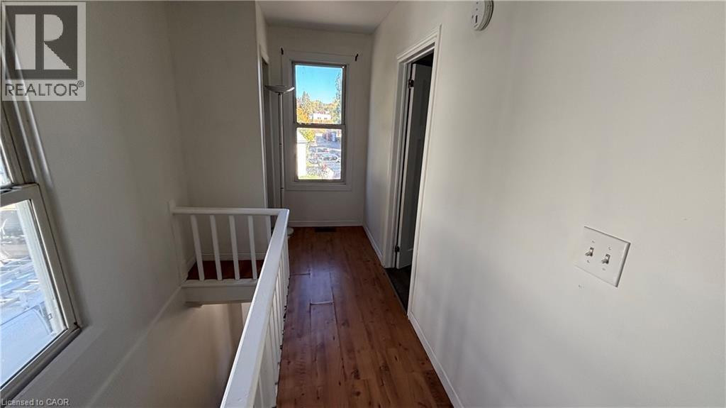 152 Kent Street N Property Photo 13