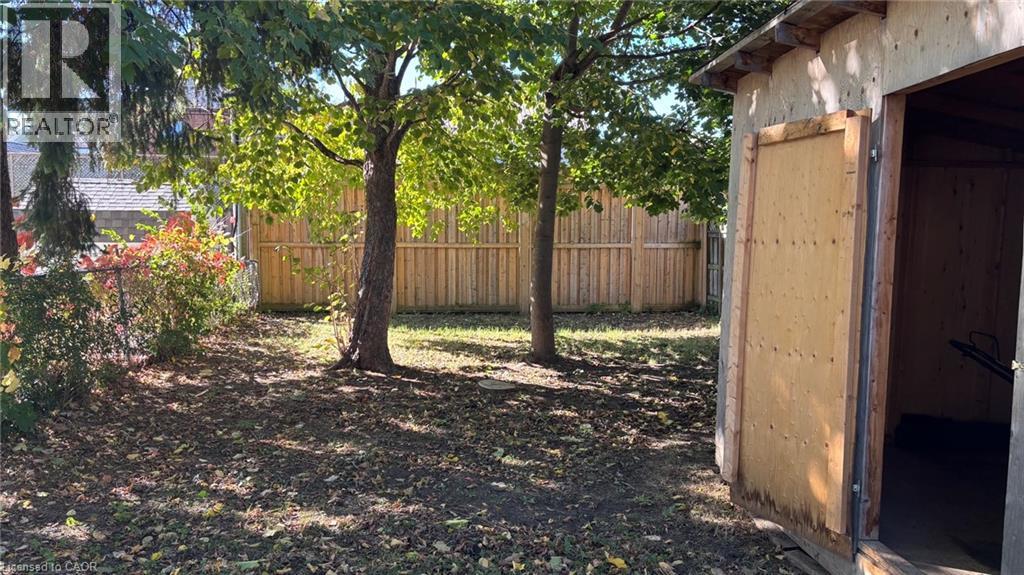 152 Kent Street N Property Photo 21