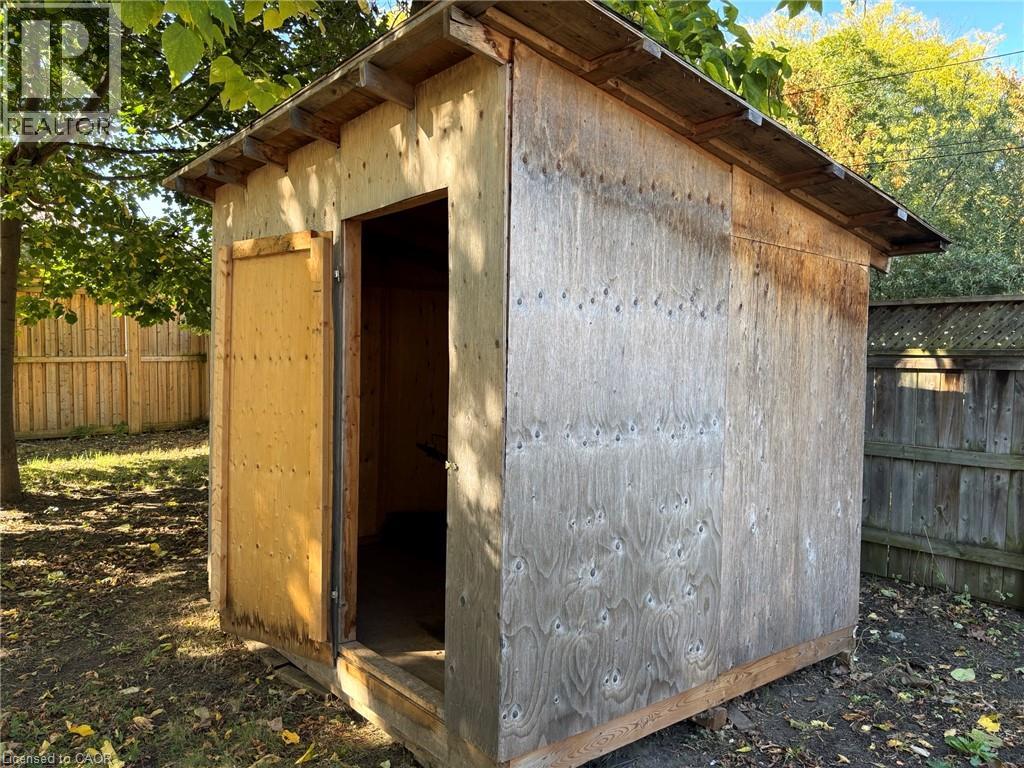 152 Kent Street N Property Photo 22