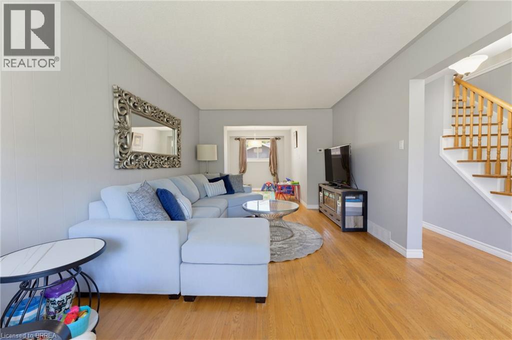 9 Onslow Court Property Photo 4