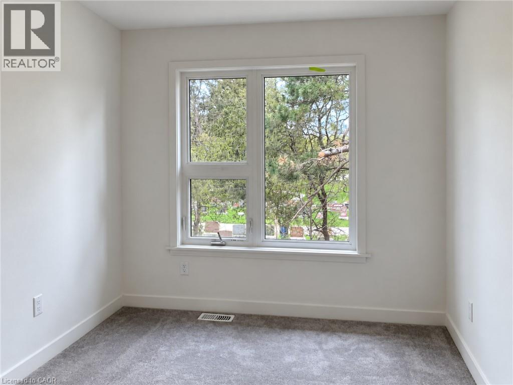110 Fergus Avenue Unit# 33 Property Photo 13