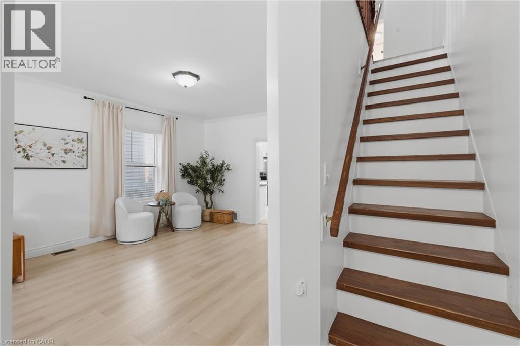 126 Niagara Street Property Photo 7