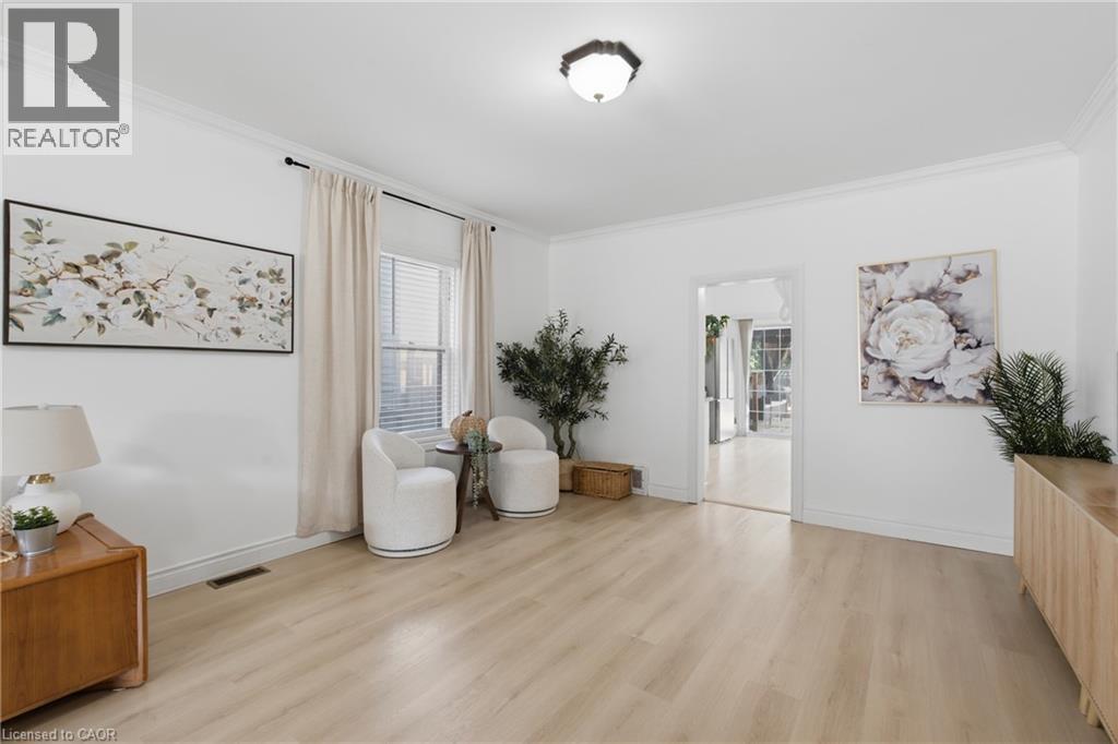 126 Niagara Street Property Photo 12