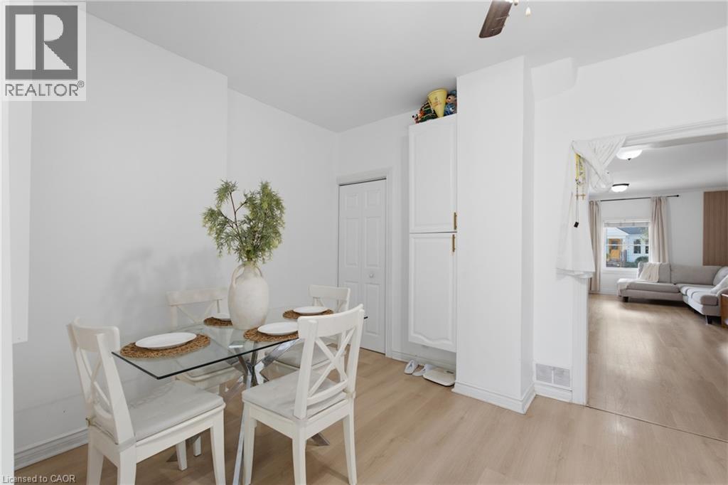 126 Niagara Street Property Photo 20
