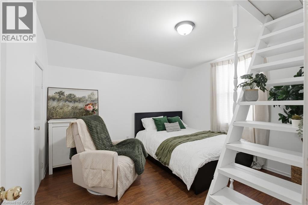 126 Niagara Street Property Photo 22