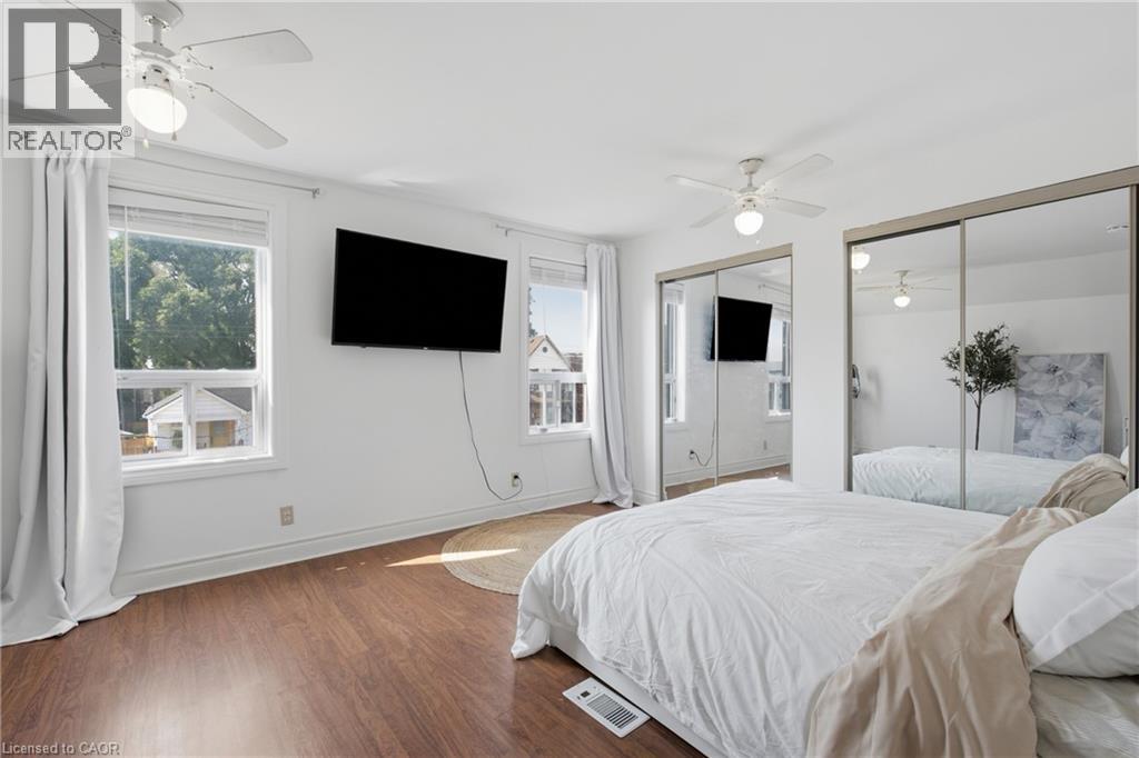 126 Niagara Street Property Photo 24