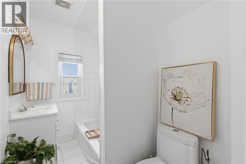126 Niagara Street Property Photo 29