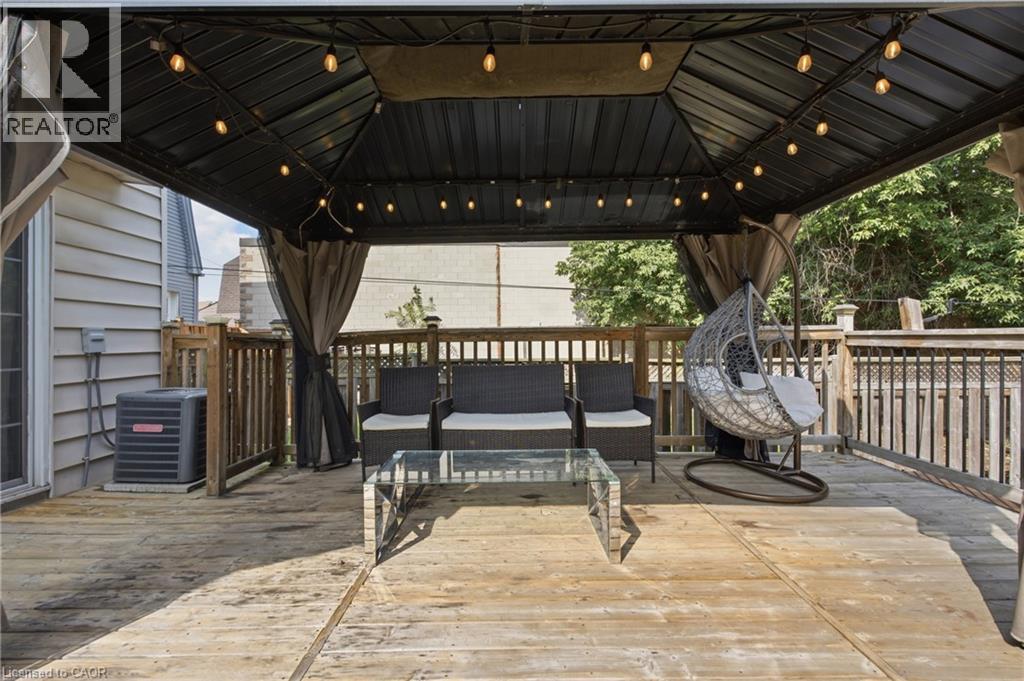 126 Niagara Street Property Photo 37