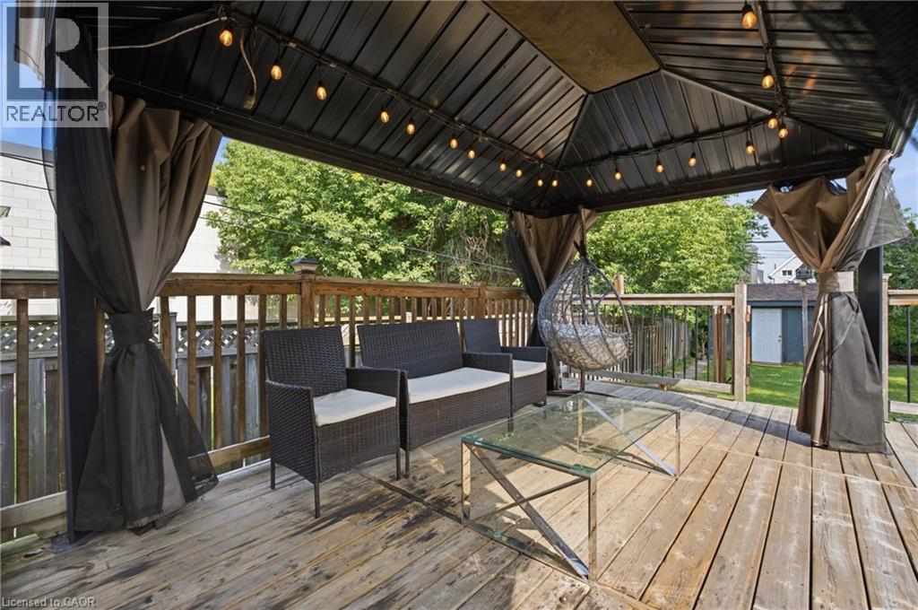 126 Niagara Street Property Photo 38