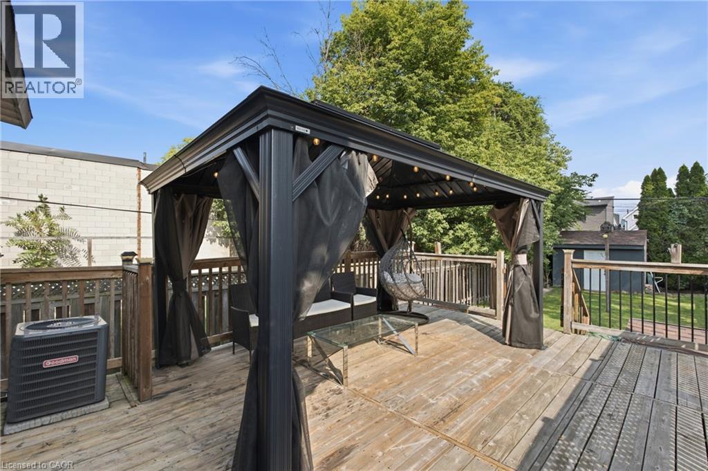 126 Niagara Street Property Photo 41
