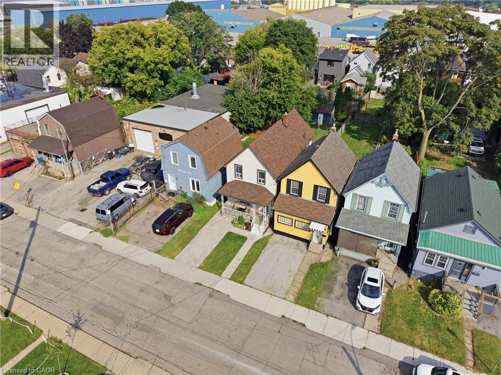126 Niagara Street Property Photo 46
