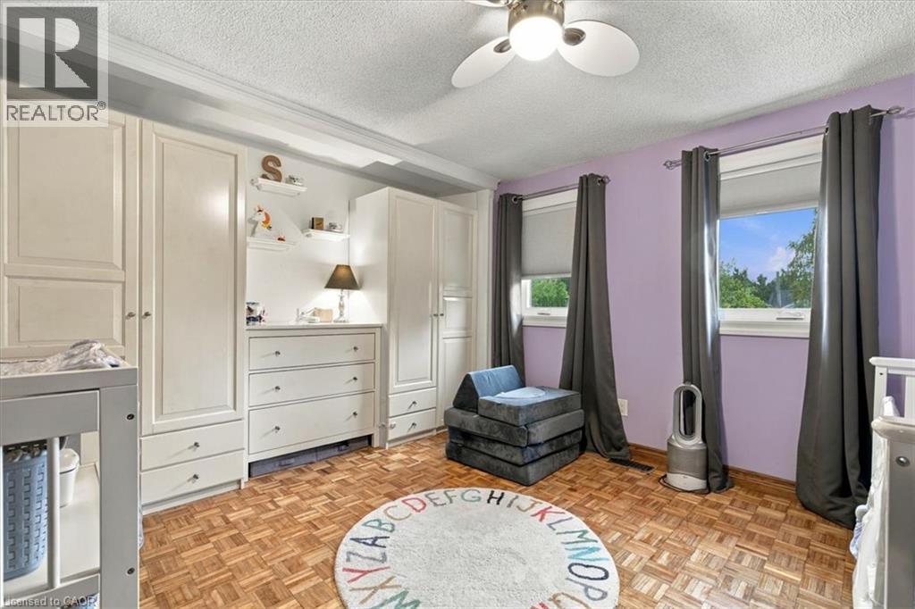 53 Picton Street W Property Photo 27