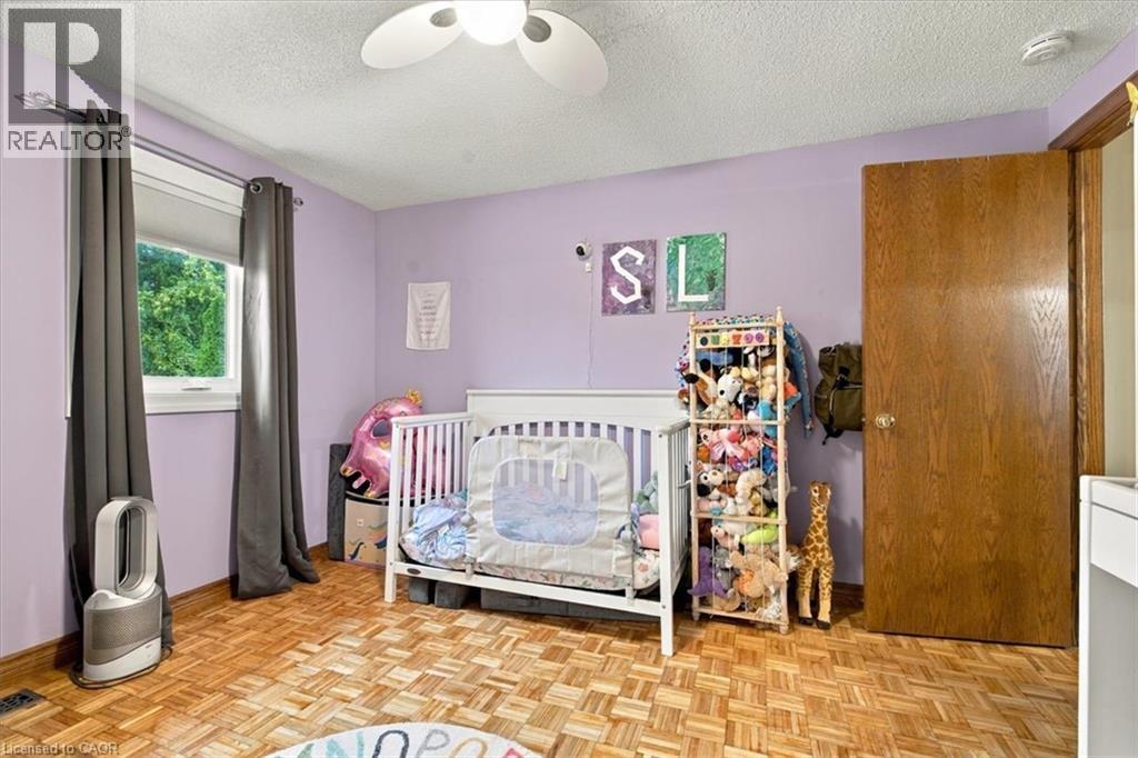 53 Picton Street W Property Photo 28