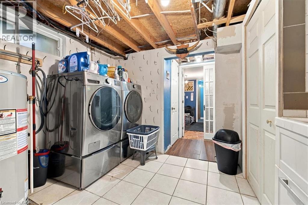 53 Picton Street W Property Photo 35