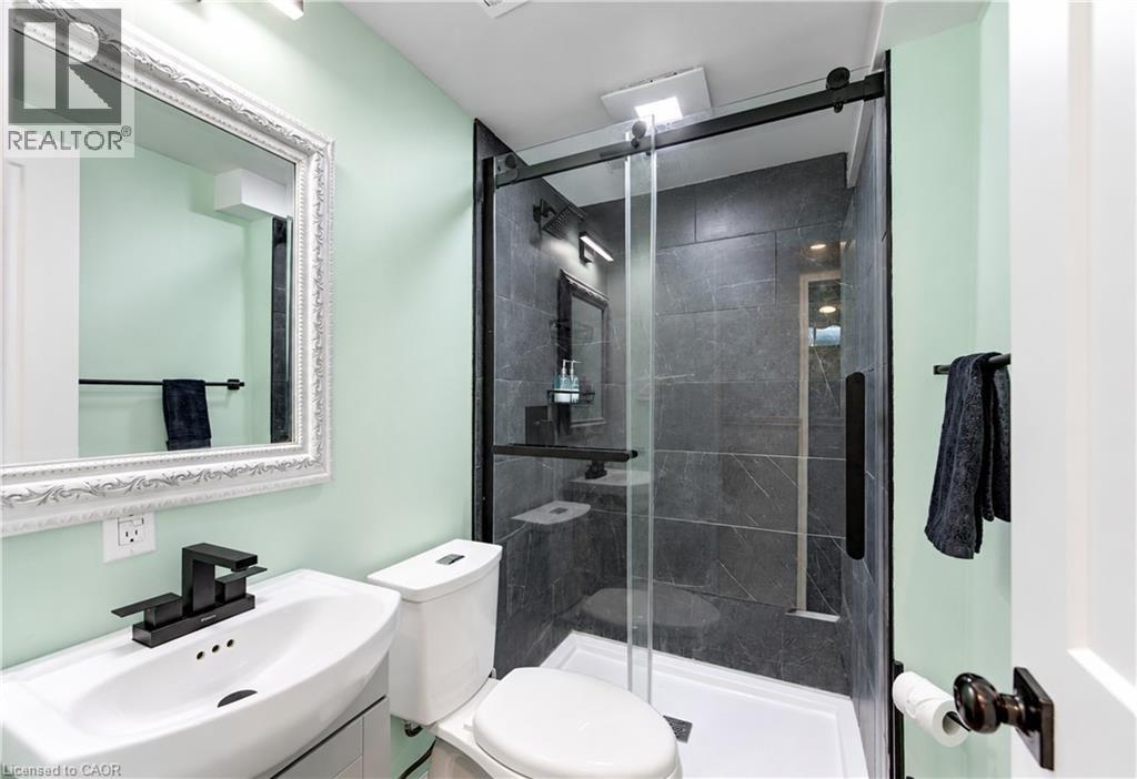 527b Rosemeadow Crescent Property Photo 16