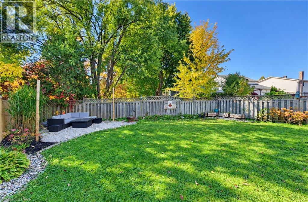 527b Rosemeadow Crescent Property Photo 17
