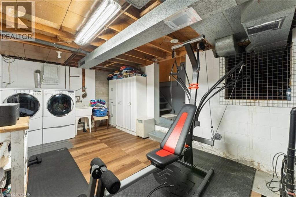 8 First Private Road Property Photo 32