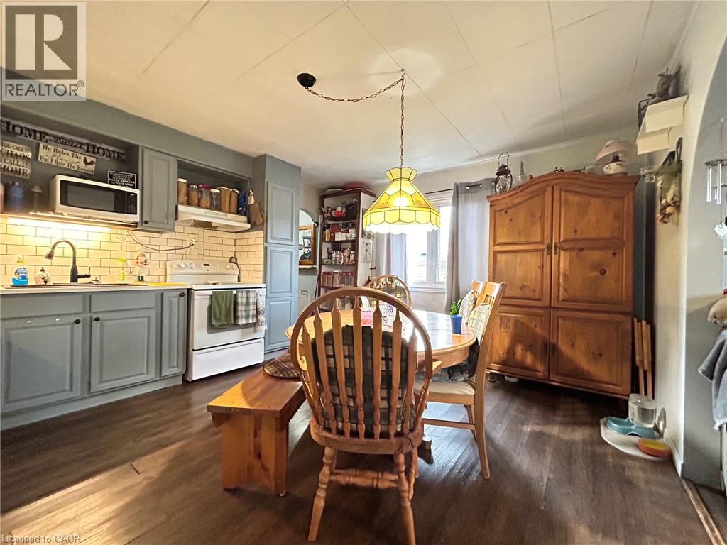 380 Limit Street Property Photo 10