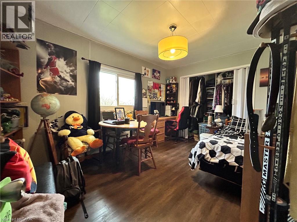 380 Limit Street Property Photo 12