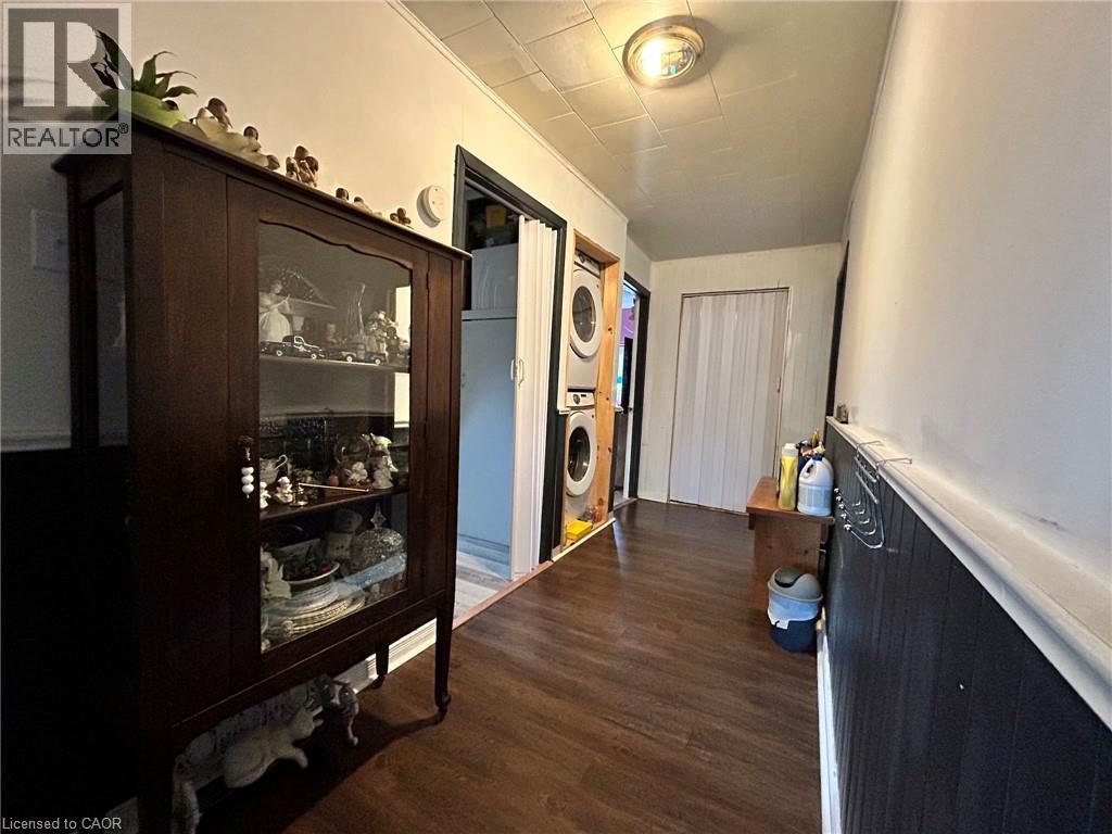 380 Limit Street Property Photo 15