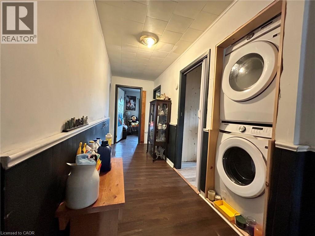 380 Limit Street Property Photo 16
