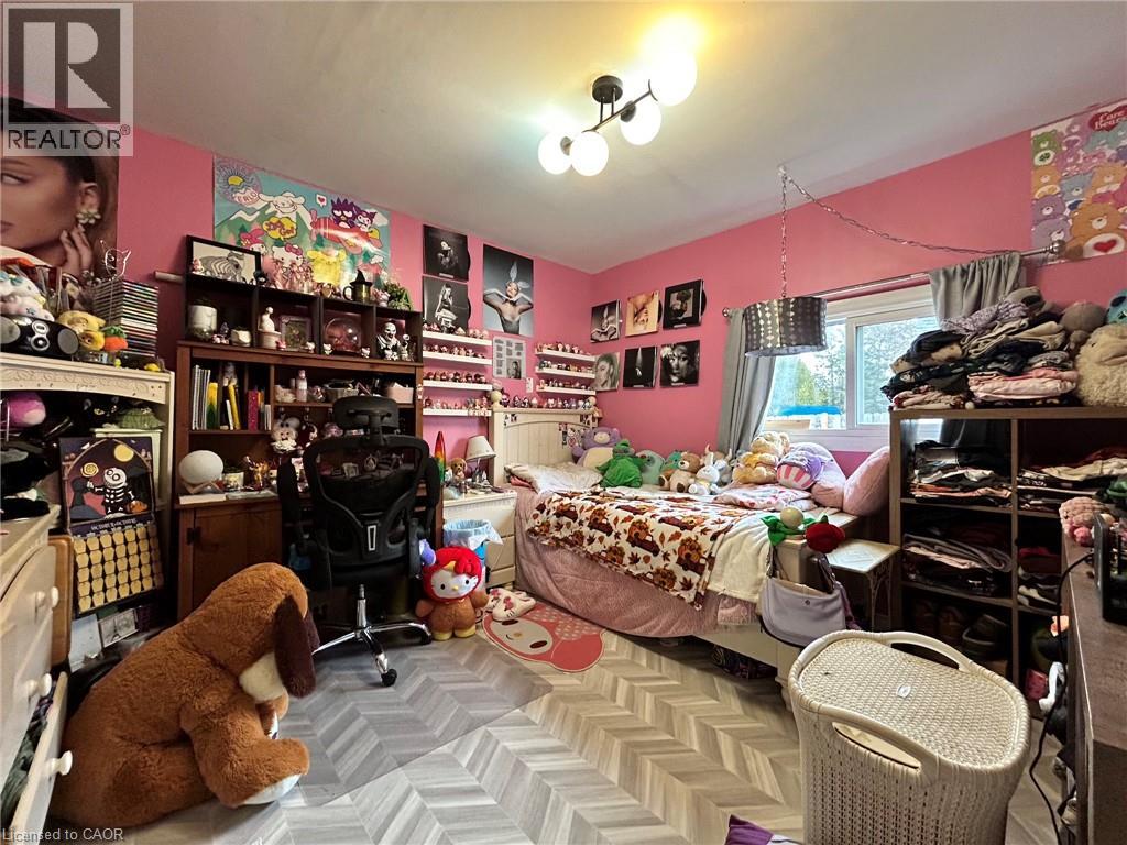 380 Limit Street Property Photo 18