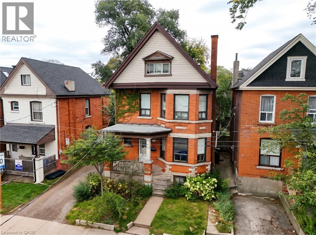 58 Arthur Avenue N Property Photo 2