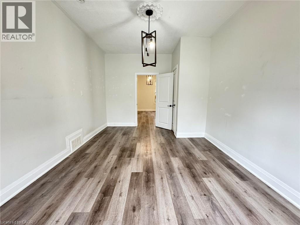 58 Arthur Avenue N Property Photo 11