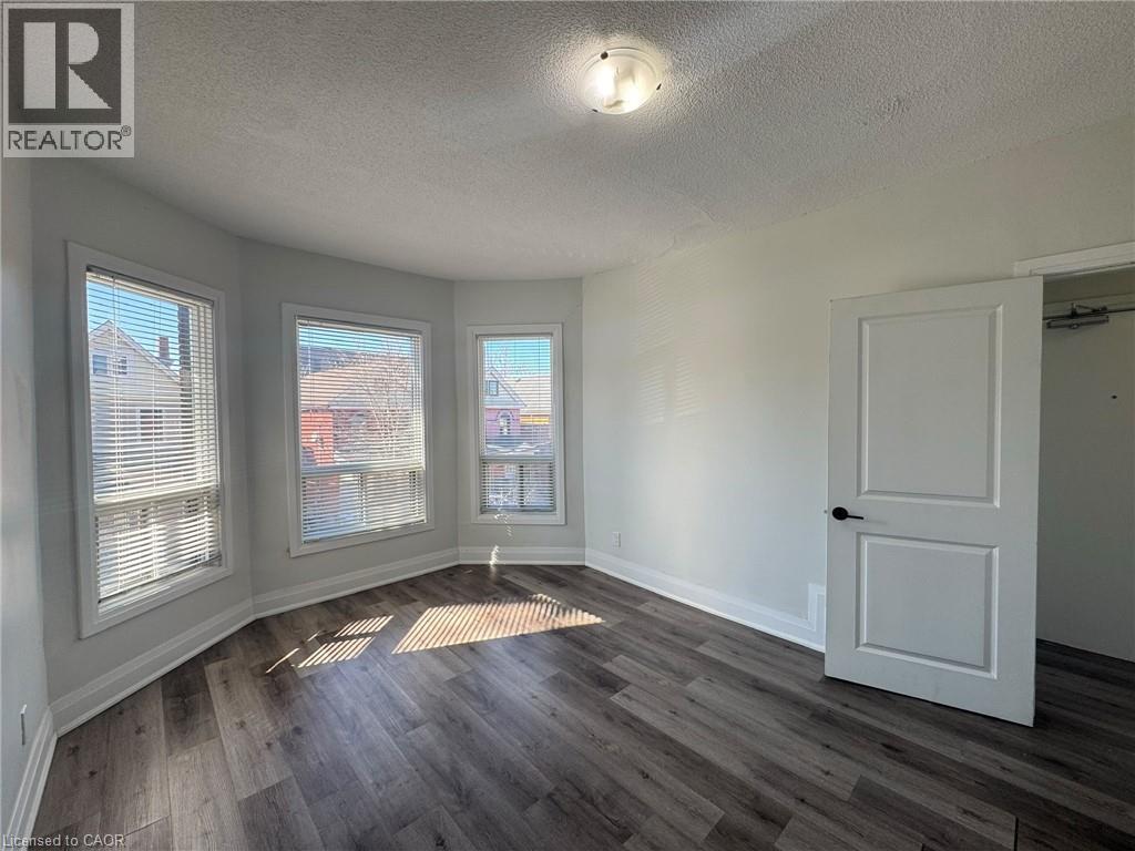 58 Arthur Avenue N Property Photo 18