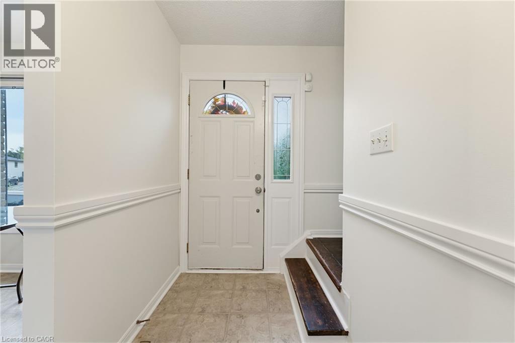 2324 Middlesmoor Crescent Property Photo 3