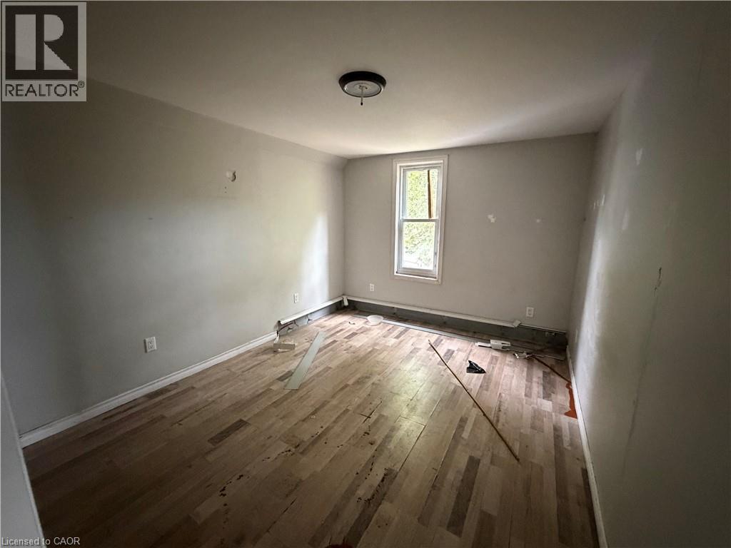 160 Albert Street E Property Photo 11
