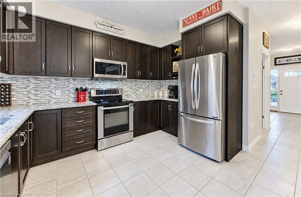 184 Snyder Avenue N Property Photo 10