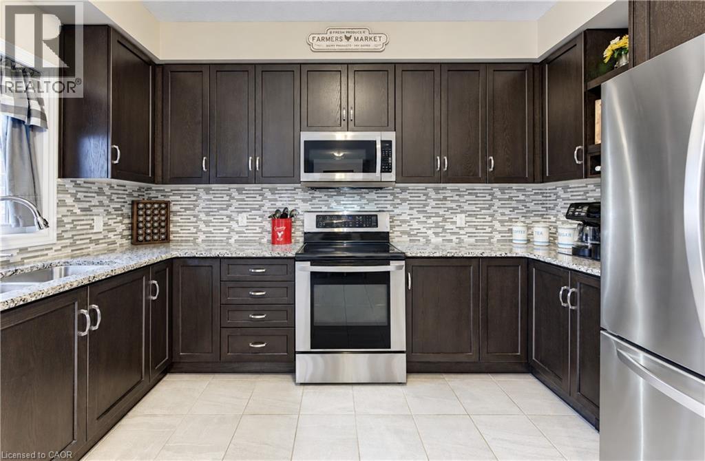 184 Snyder Avenue N Property Photo 11