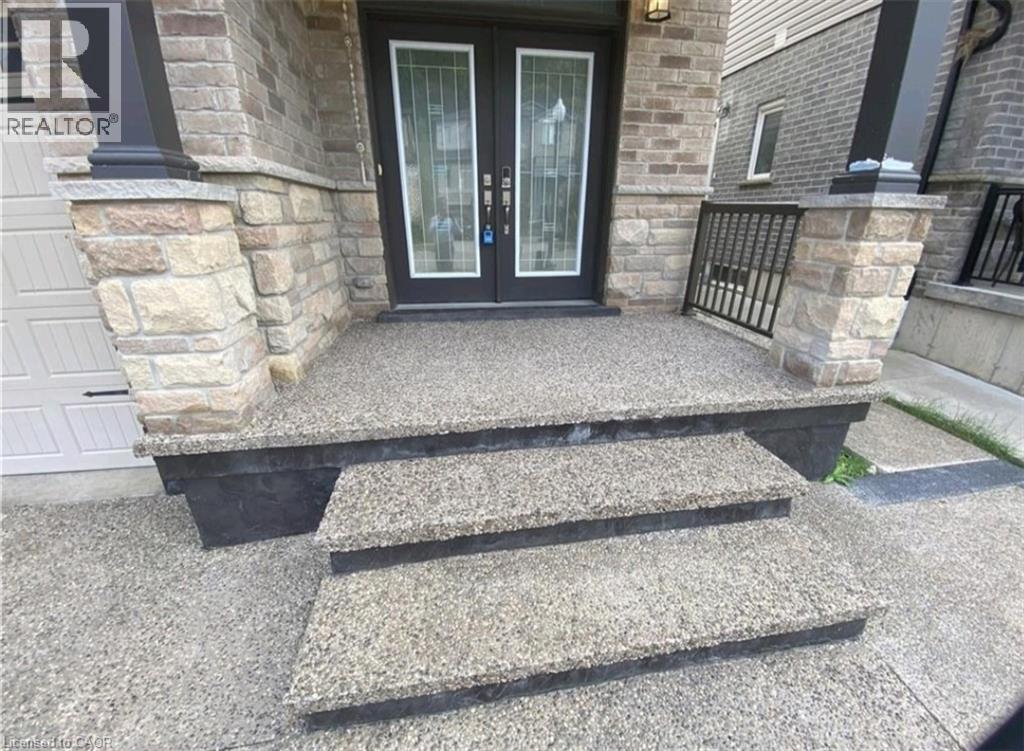 319 Moorlands Crescent Property Photo 2