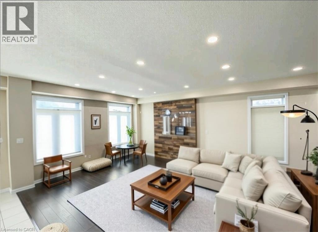 319 Moorlands Crescent Property Photo 4