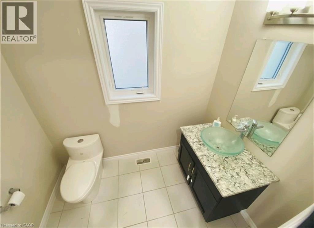319 Moorlands Crescent Property Photo 7