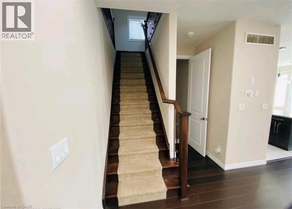 319 Moorlands Crescent Property Photo 8