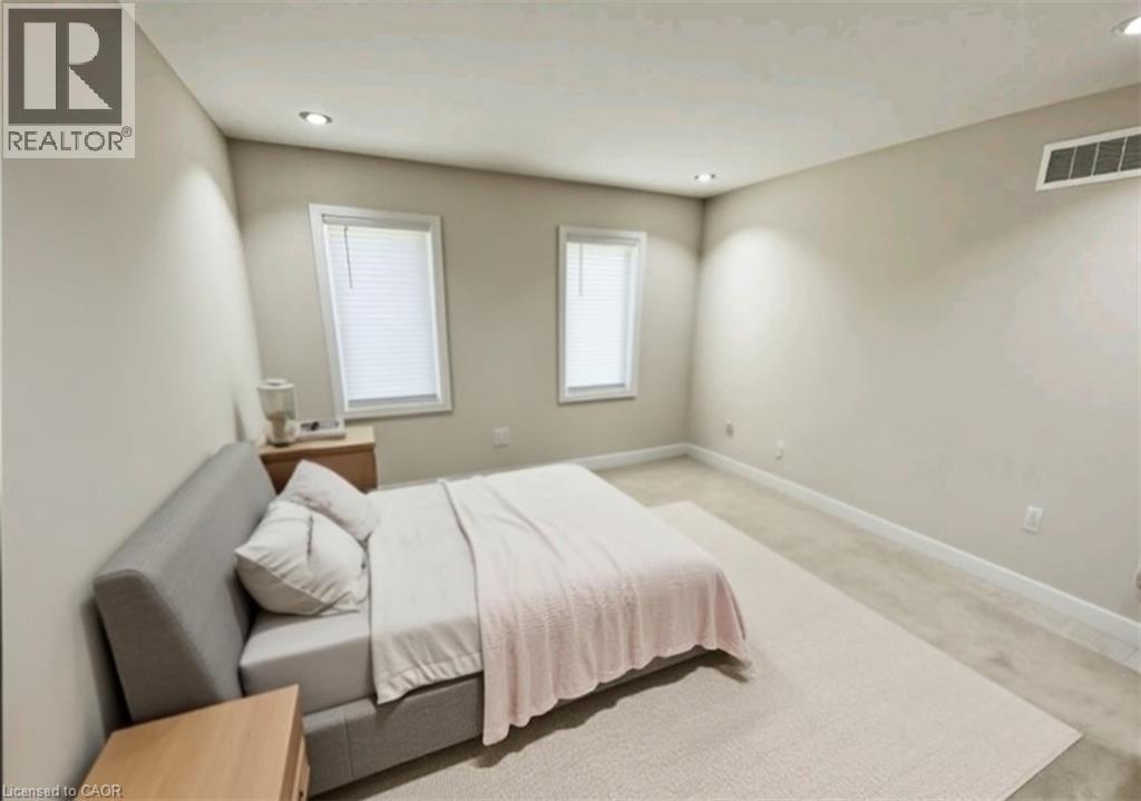 319 Moorlands Crescent Property Photo 10