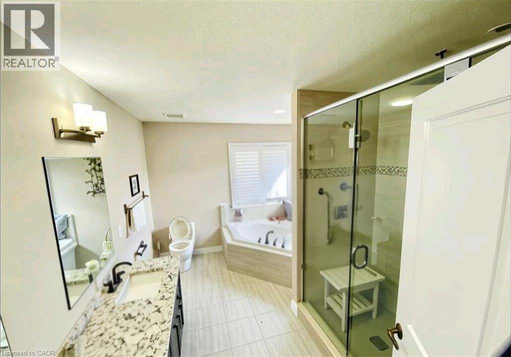 319 Moorlands Crescent Property Photo 12