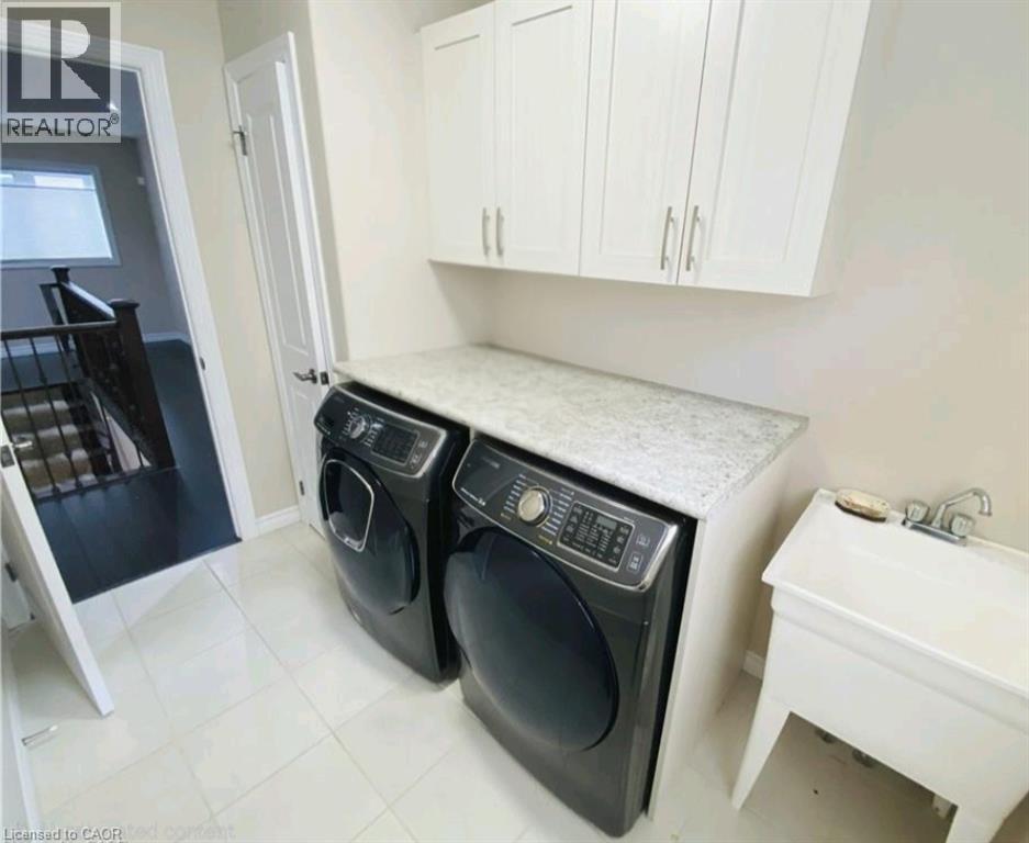 319 Moorlands Crescent Property Photo 14