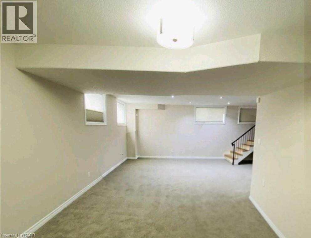 319 Moorlands Crescent Property Photo 15