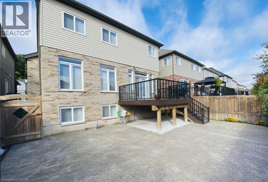 319 Moorlands Crescent Property Photo 20
