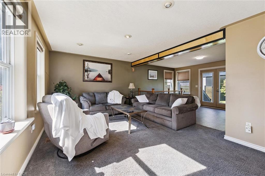 74 Selkirk Street Property Photo 4