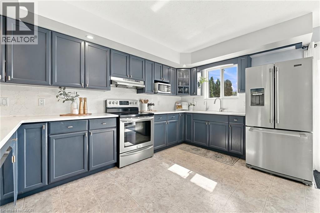 915 St George Street Property Photo 7